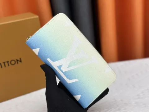 Louis Vuitton Wallet M80361