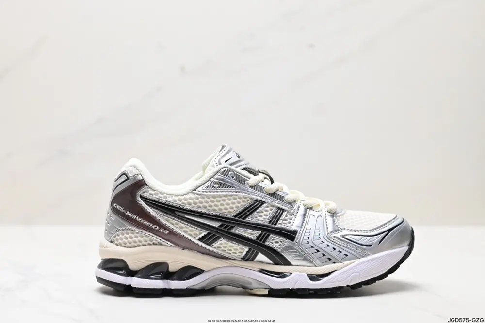 ASICS breathable mesh upper with some synthetic leather material uses the new AHAR+ rubber 1201A019-101