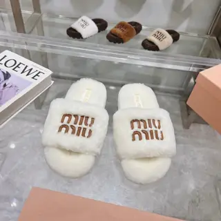 Miu Miu Miu classic autumn and winter letter fur slippers