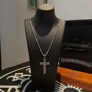 Chrome Hearts Classic retro necklace Cross pendant Concave and convex shapes with different