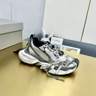 Spring/Summer BALENCIAGA Parisian dad shoes Latest models