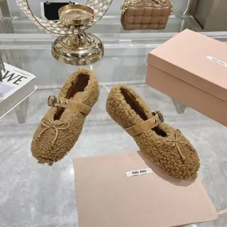 Miu Miu Miu Loafers 2024 Autumn and Winter New Cotton Shoes Furry Shoes from Miu Series