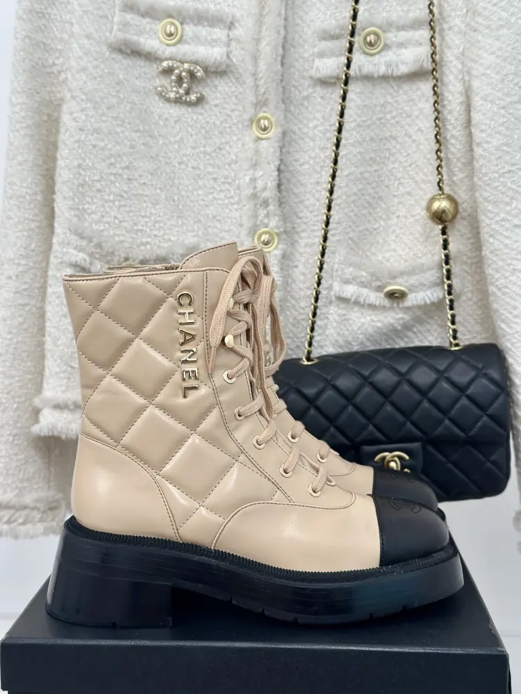 Chanel classic autumn and winter double C diamond letter thick heel short boots