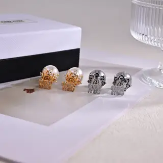 miumiu letter earrings