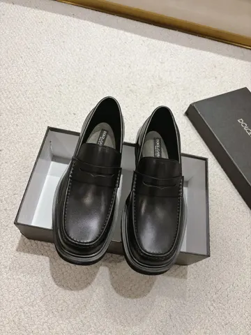 Dolce & Gabbana boutique casual leather shoes