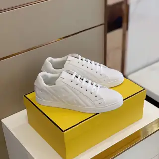 FENDI classic and comfortable men’s shoes