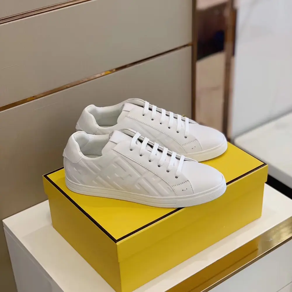 FENDI classic and comfortable men’s shoes