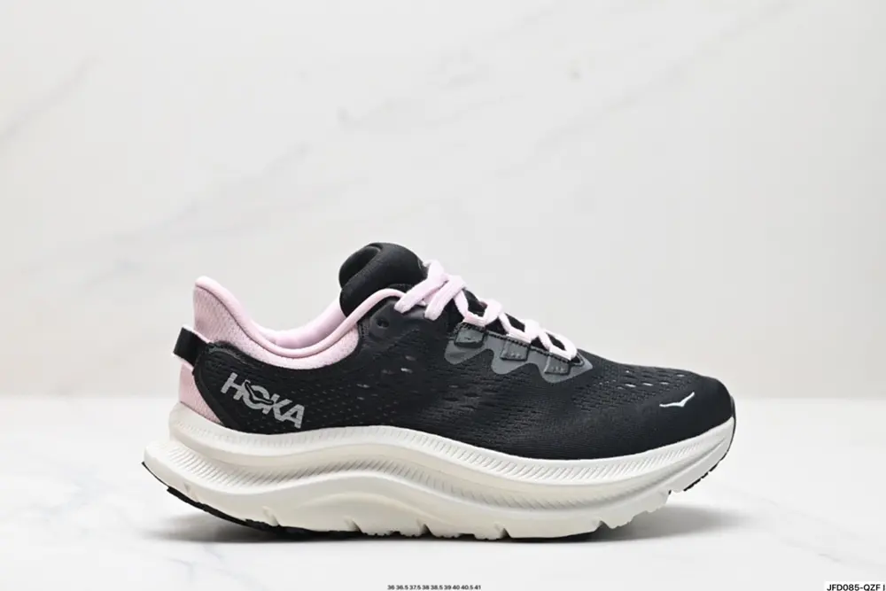 The HOKA brand comes from the Maori language of New Zealand. HOKA means earth 1147930