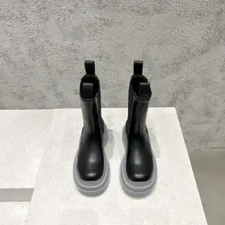 BOTTEGA VENETA Couple’s Short-barrel Wave-bottom Series Martin Boots