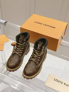 Louis Vuitton Men’s The kick-proof co-branded Martin boots are launched