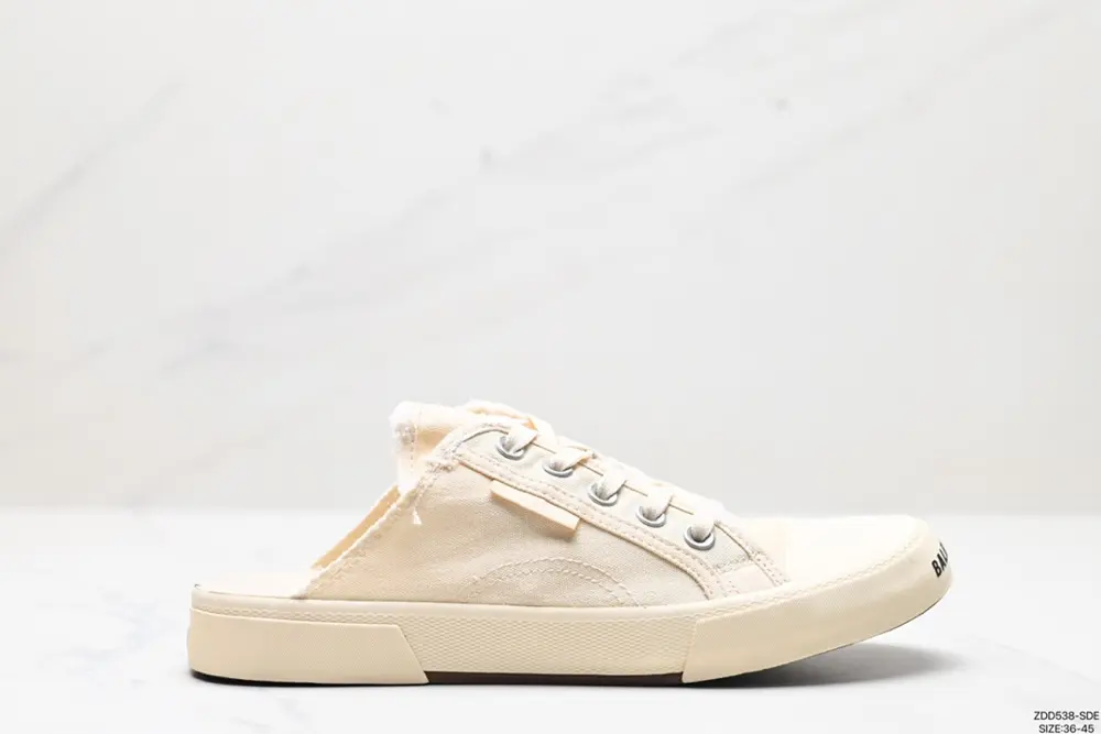 Balenciaga Paris Low lace-up fashion sneakers R93048