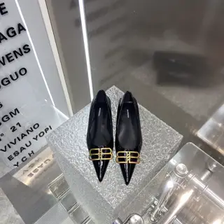 BALENCIAGA Spring and Summer new pointed BB buckle series Heels
