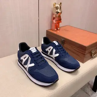 ARMANI’s popular casual shoes