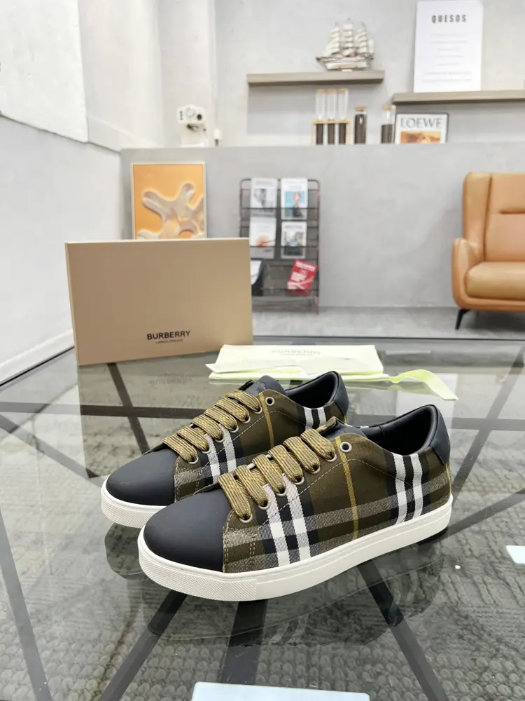 Burberry street male god official website new products counter simultaneous sale original