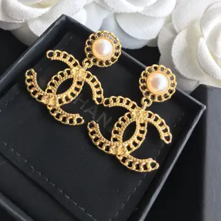 Chanel pearl letter button string earrings
