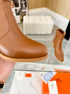 H 2024 Autumn and Winter New HERMES Classic Boots Naturally have unique craftsmanship and