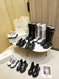 Women’s shoes