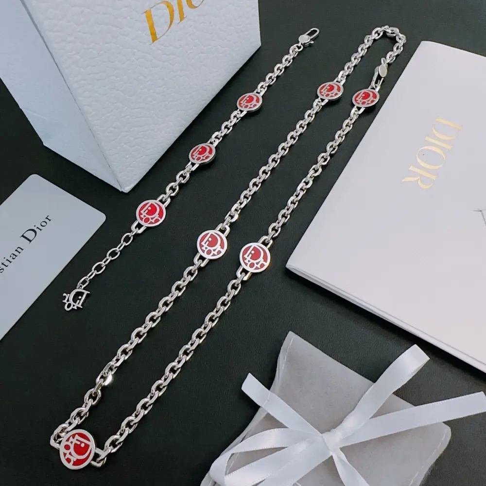 DIOR New Dior necklace Original goods New counter model Retro fashion essentials Can be
