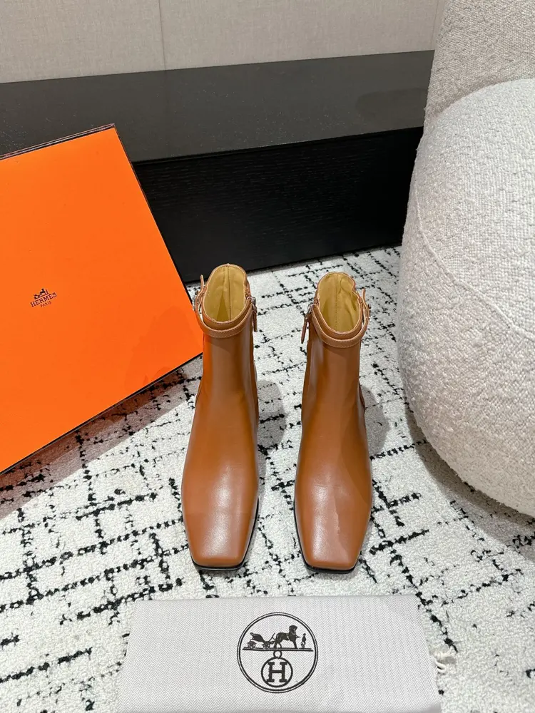 Hermès autumn and winter new kelly buckle short boots