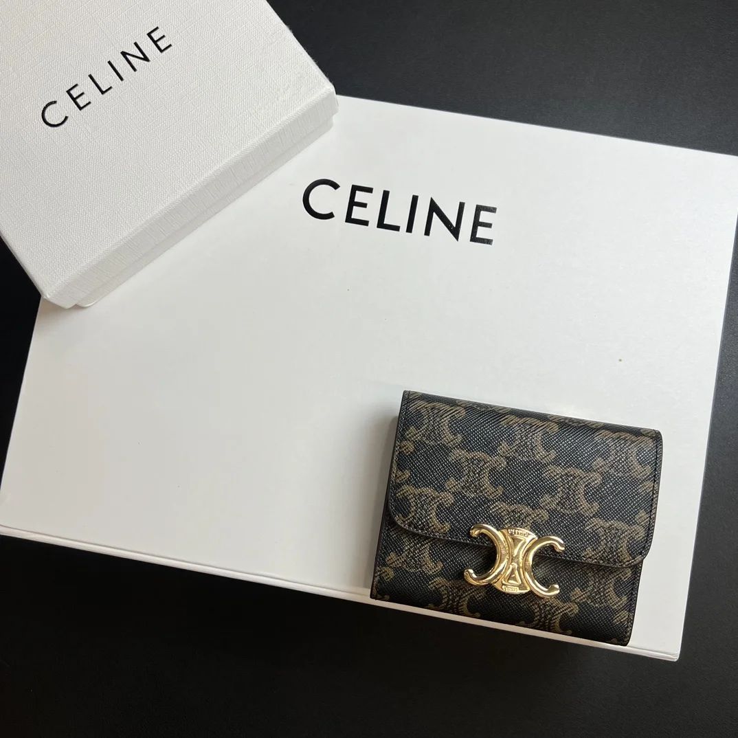 Celine Triomphe