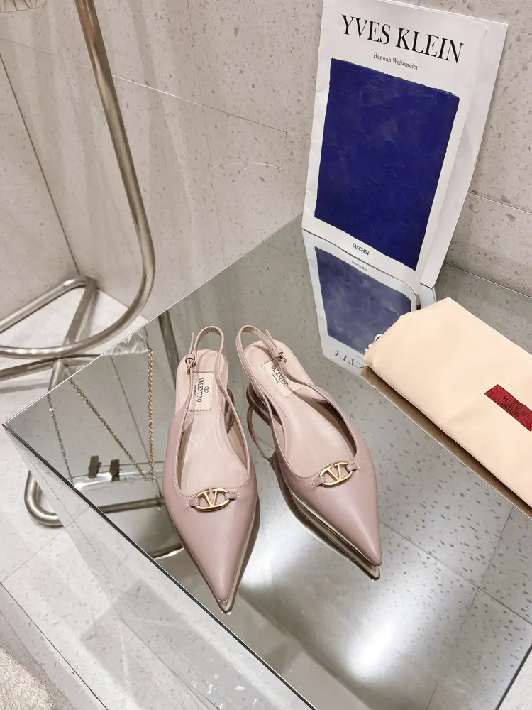 Valentino 2024SS Spring/Summer new VT metal V-buckle hollow pointed toe shoes