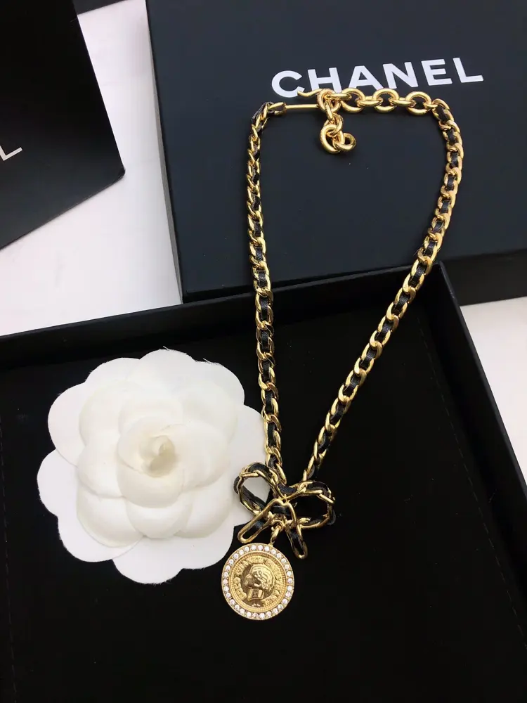 Chanel belt chain vintage choker necklace