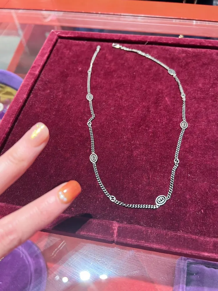 GUCCI interlocking double G thin enamel silver necklace
