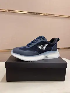 Armani casual shoes upper Italian imported cowhide. Fully imported mesh lining + leather