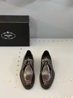 Prada men’s business casual leather shoes. leather outsole series. The upper