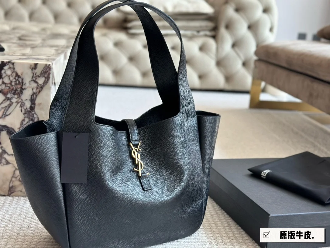 Yves Saint Laurent Tote