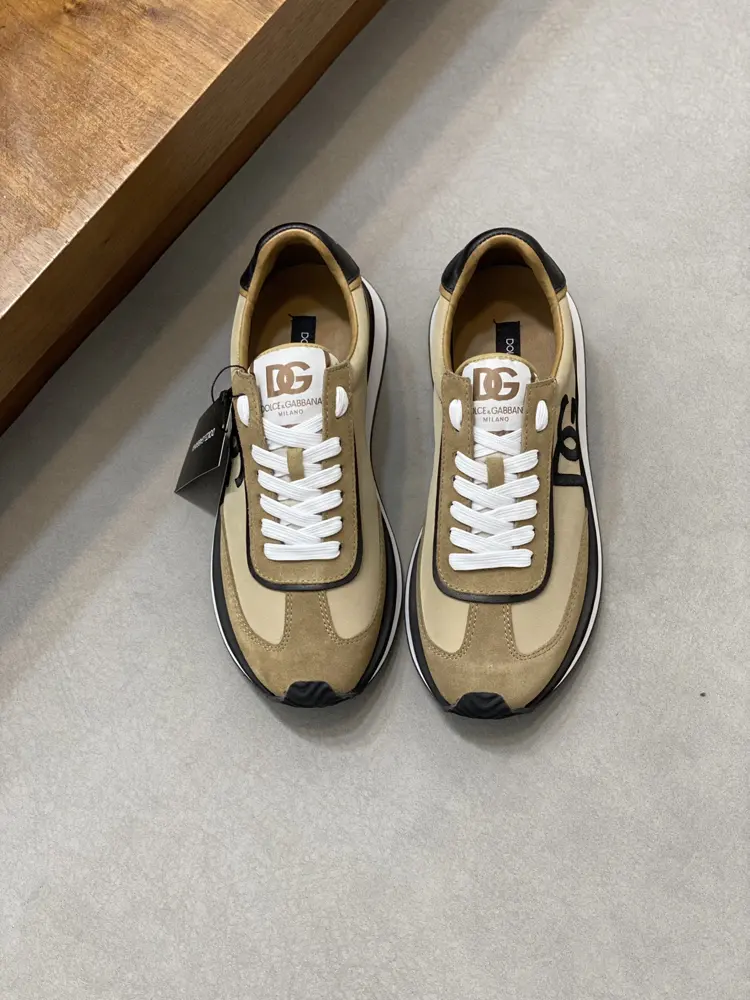 Dolce & Gabbana men’s sports and casual shoes. Top-quality original goods from the counter
