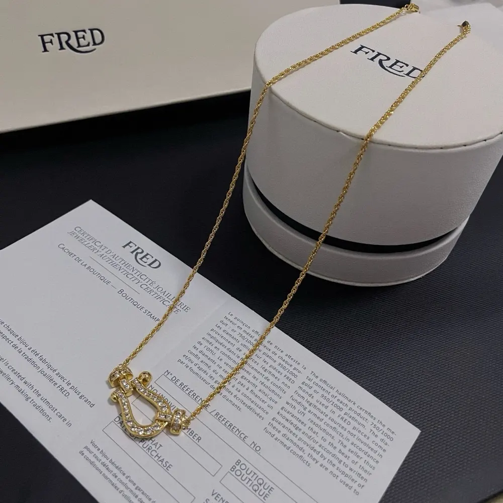 Fred diamond horseshoe clasp necklace