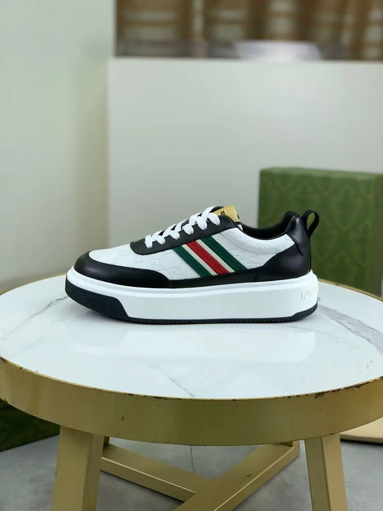Gucci casual shoes cowhide punching series official website latest model. Available at the