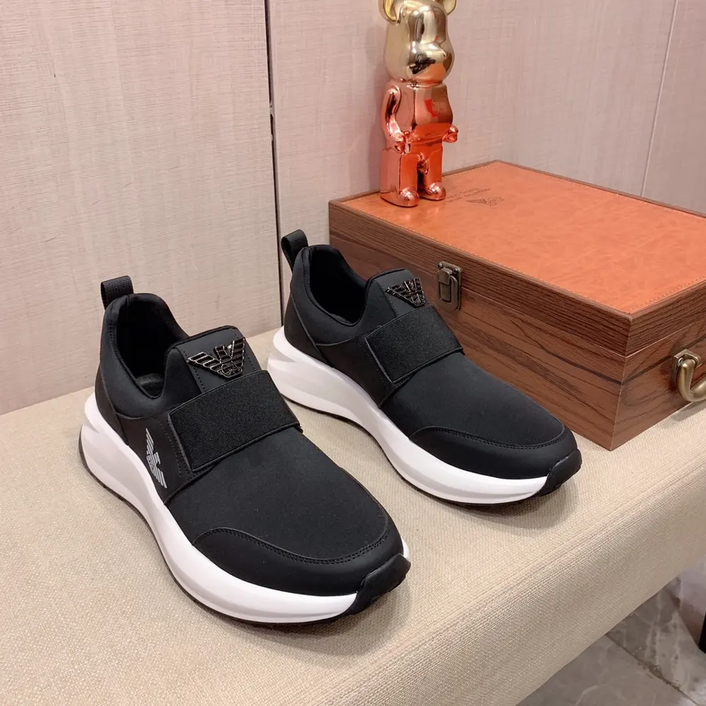 ARMANI’s popular casual shoes