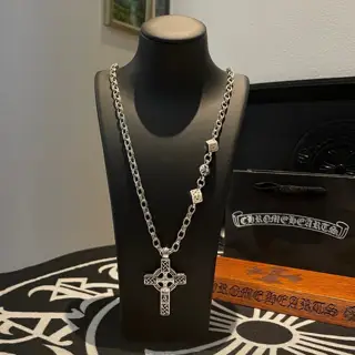 Chrome Hearts flower ball dice necklace