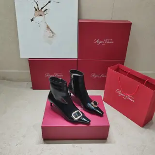Roger Vivier Square Diamond Kitten Heel Nude Boots Top New Release ︎