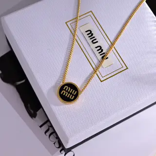 miumiu letter necklace