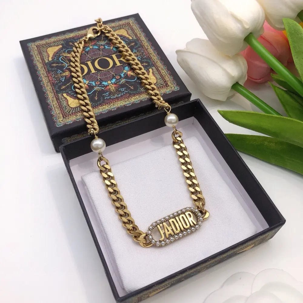 【Dior】Classic best-selling model A very popular necklace Highly recommended Excellent metal