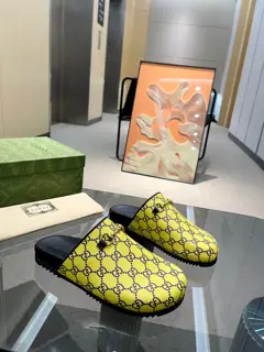 Gucci slippers couple style