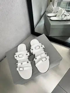 Balenciaga latest series personalized rivet leather outsole