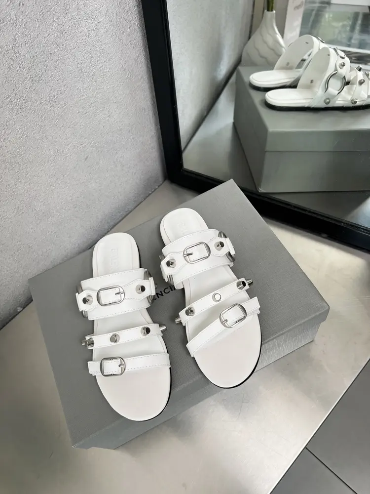Balenciaga latest series personalized rivet leather outsole