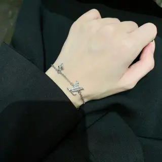 Louis Vuitton classic floral design double flower design pendant bracelet