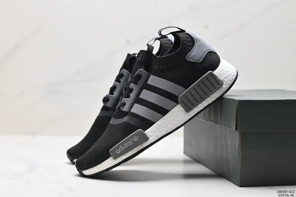 Adidas NMD R1 series Original import Boost material High-density elastic knit First release S31523