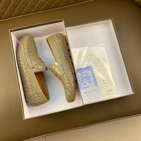 BOTTEGA VENETA loafers. The upper