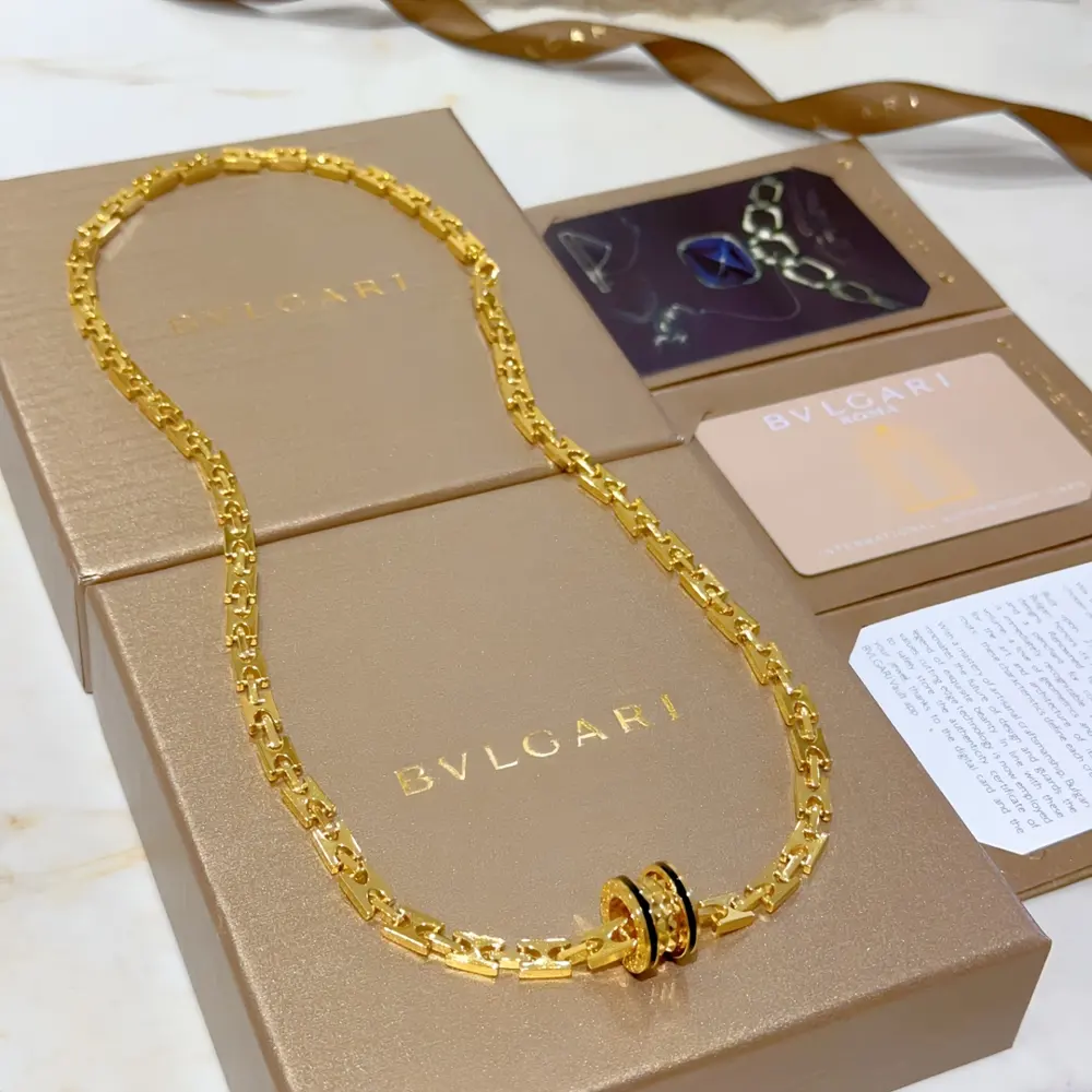 Bvlgari DIVAS’ DREAM series is in perfect condition and has invincible details. The unique