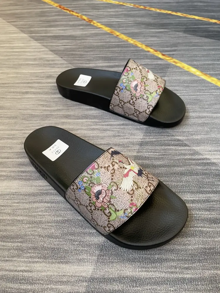 Gucci couple flip flops