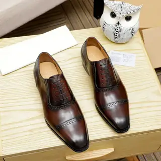Berluti leather shoes top brand luxury top quality. Latest fashion casual shoes.. The upper