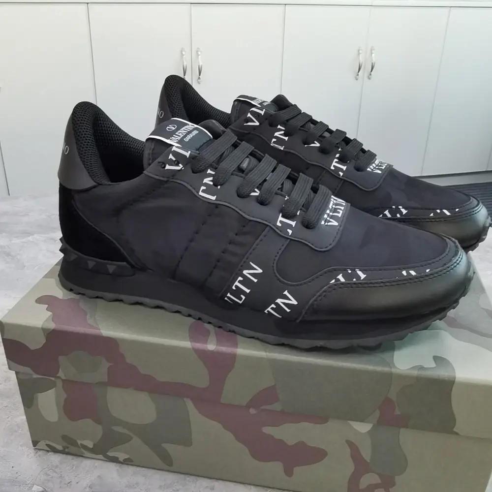 Valentino casual sports shoes