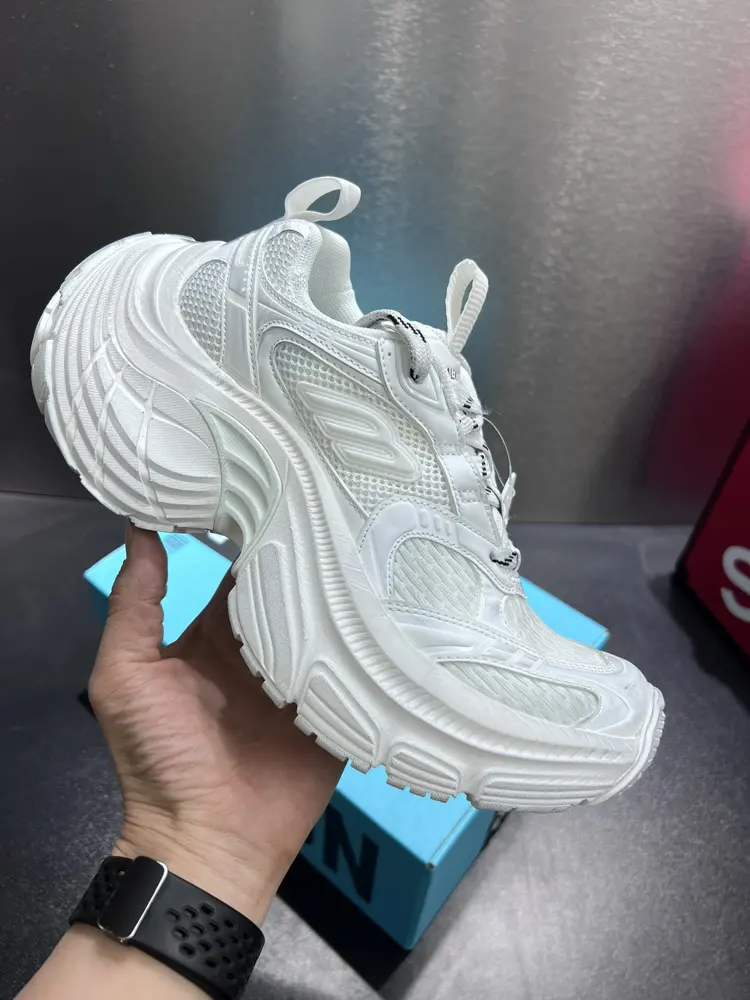 Balenciaga CARGO 6XL Sneakers Round Toe Lace-up Low-top Lifestyle Mesh Lace-up Low-top 815859