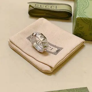 The latest Gucci ring with a higher grade. The same style as the stars. Anger Forest series
